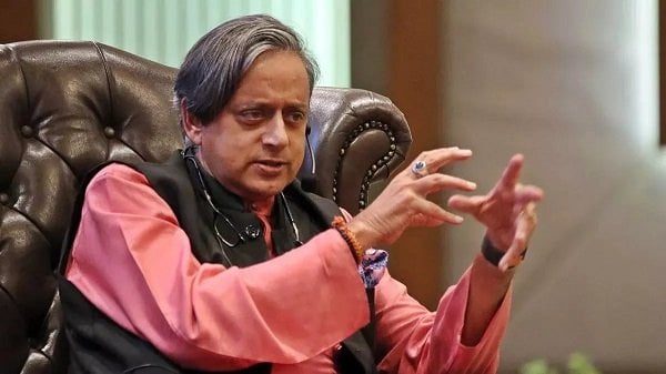 Shashi Tharoor was amazed after seeing Nitish Kumar's development model. | नीतीश का विकास मॉडल देख चकित हुए शशि थरूर, बोले