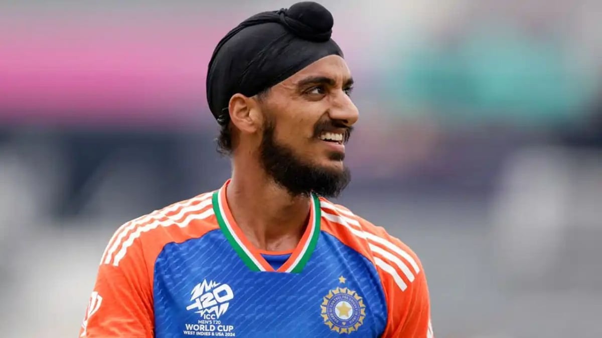 IND vs NZ: न्यूजीलैंड के खिलाफ अर्शदीप सिंह को पहले वनडे मैच में नहीं मिला मौका, गंभीर-गिल पर जमकर भड़के फैंस | ind vs nz fans got angry when arshdeep singh dropped from playing 11