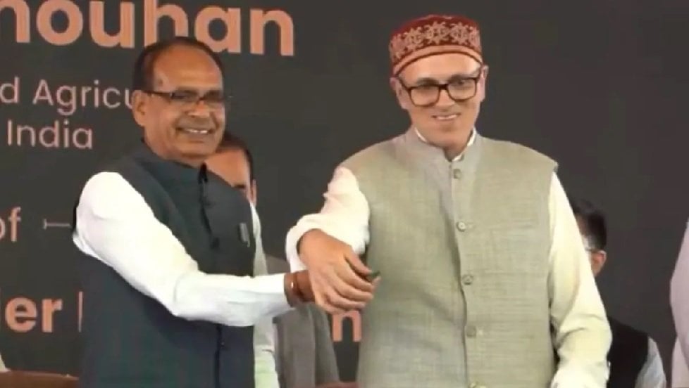 Calling you Mama no means wrong Omar Abdullah praises Shivraj