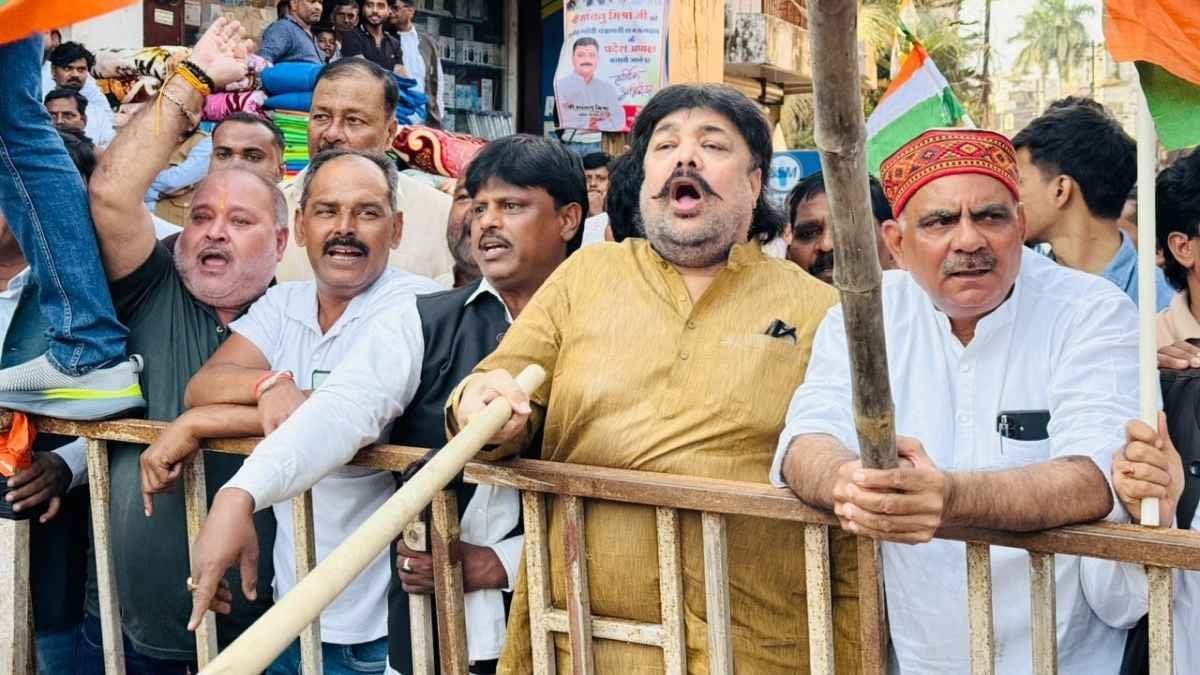 आओ देखें जरा किसमें कितना है दम