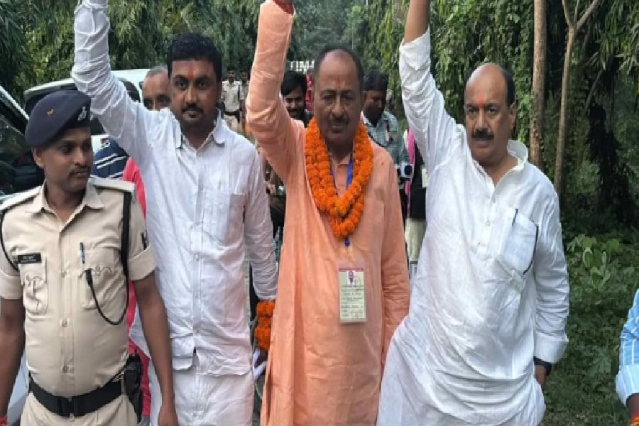 तिरहुत शिक्षक MLC सीट पर NDA का परचम, नरेंद्र प्रसाद सिंह ने 594 वोटों से दर्ज की जीत