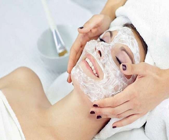 डेड स्किन सेल्स हटाने के साथ ही स्किन की सफाई करता है बाजरे का फेस पैक