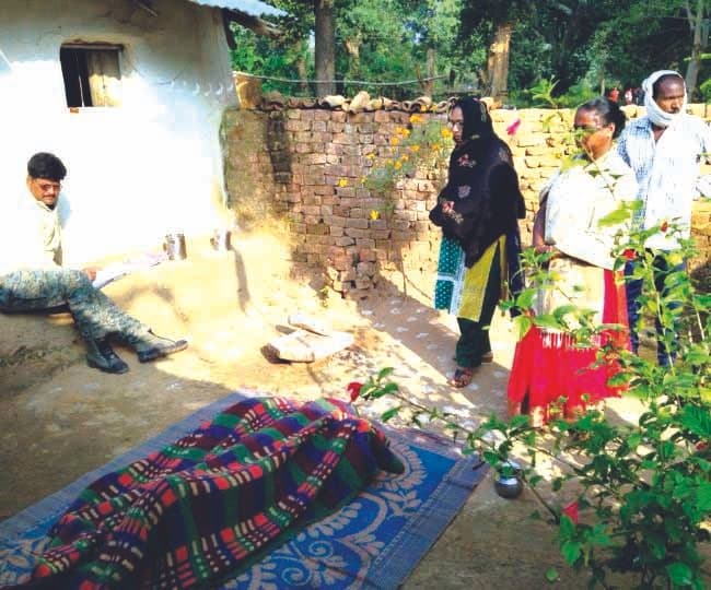 घरेलू विवाद में लाठी-डंडे से पीटकर पत्नी की हत्या, 5 वर्ष की बेटी लेकर पति फरार