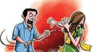 आपसी विवाद में पति ने अपनी पत्नी पर फेंका तेजाब