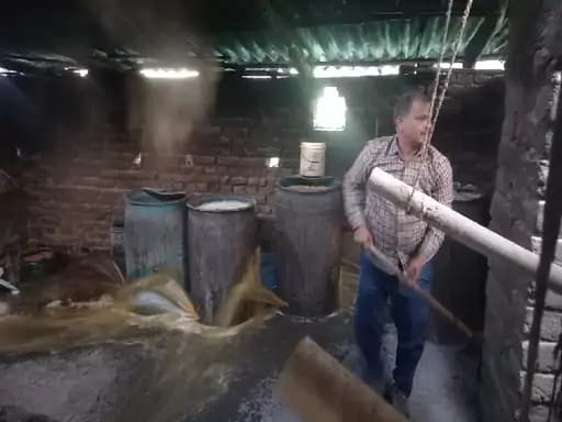 अवैध शराब के खिलाफ कार्रवाई में 4 शराब भट्ठियां ध्वस्त किया, उपकरण नष्ट