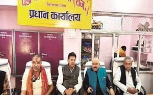 सरकारों ने कॉरिडोर के नाम पर पुरोहितों व मंदिरों से छेड़छाड़ शुरू कर दी है : पाठक