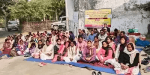 आमरण अनशन कर रहे 2अनुबंधकर्मियों की हालत बिगड़ी
