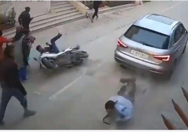सिक्योरिटी गार्ड के सीने पर चढ़ाई ऑडी… देखे VIDEO
