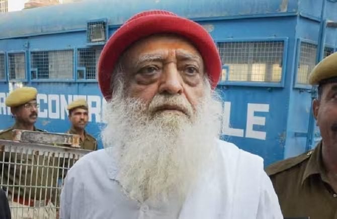 आसाराम को यौन उत्पीड़न मामले में आजीवन कारावास
