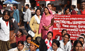 आंदोलनरत अनुबंधकर्मियों की मांग के समर्थन में उतरे विधानसभा स्पीकर