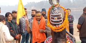 सोनारी में शाही स्नान के बाद मंत्री बन्ना गुप्ता ने किया जलाभिषेक