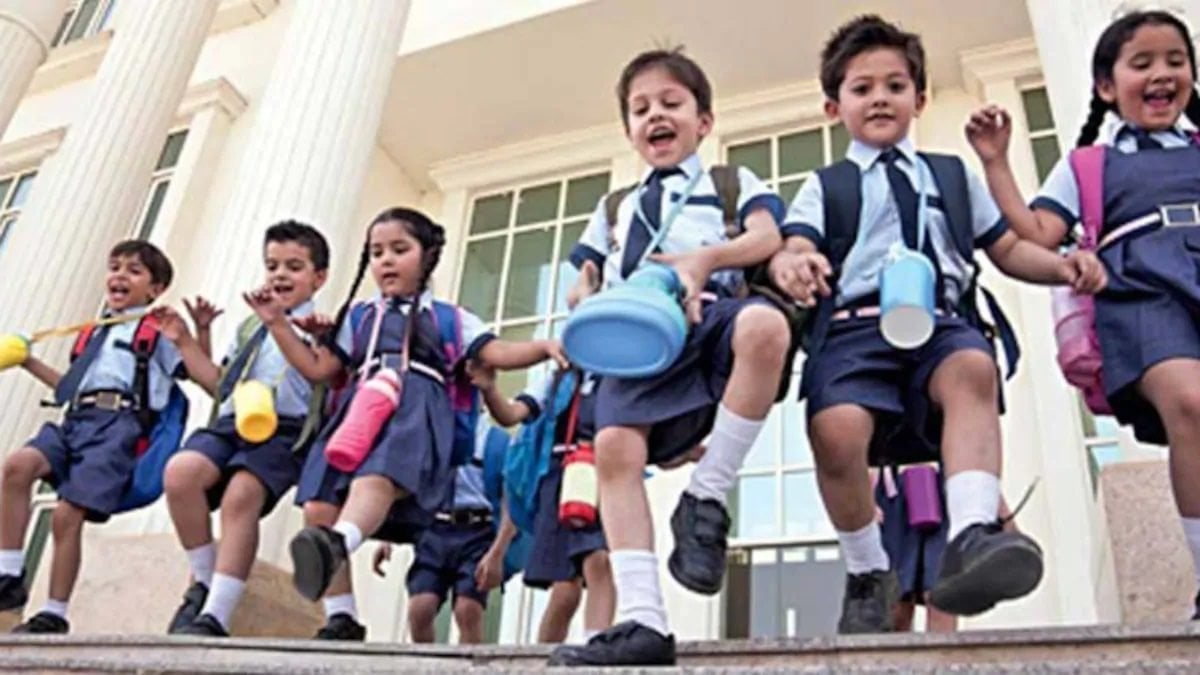 आखिरकार बच्चों को स्कुल की टाइमिंग से मिली कुछ राहत