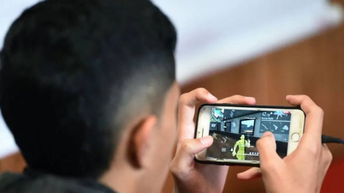 फ्री फायर गेम के चक्कर में 16 साल के बच्चे ने मां के अकाउंट से उड़ाये 36 लाख रुपये