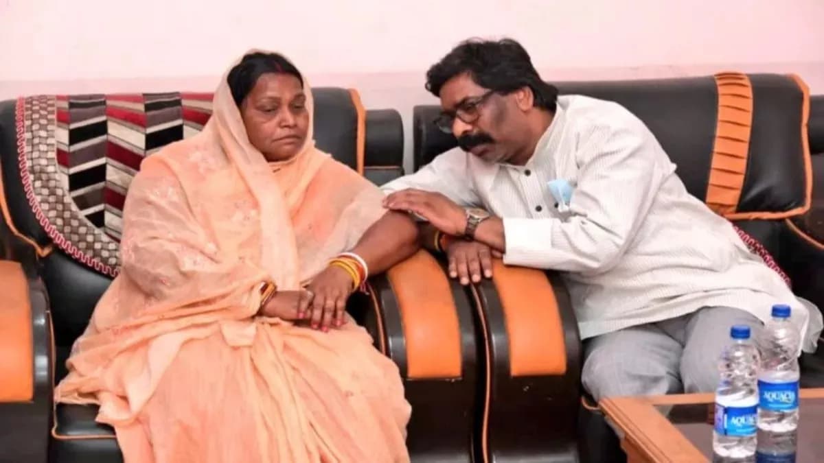 जगरनाथ महतो के निधन के बाद हेमंत सरकार ने उनकी पत्नी को मंत्री बनाने का फैसला किया