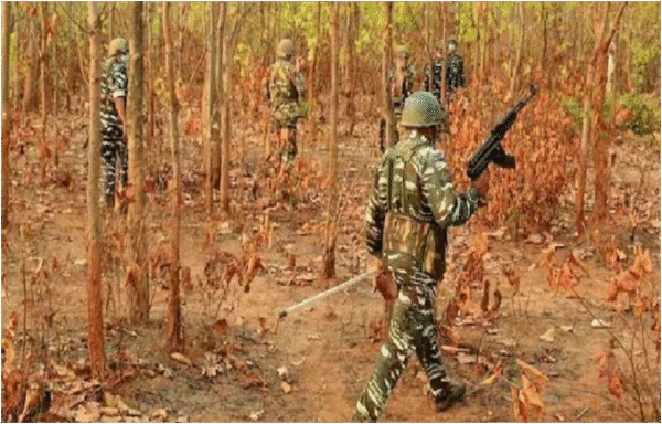 बोकारो नक्सली मुठभेड़, झारखंड नक्सल हमला, लुगू पहाड़ एनकाउंटर, बोकारो की ताजा खबर, झारखंड की बड़ी खबर, नक्सली हमला बोकारो, झारखंड पुलिस कार्रवाई,Bokaro Naxal encounter, Jharkhand Naxalite attack, Lughu Pahad encounter news, latest news from Bokaro, Jharkhand breaking news, anti-naxal operation Jharkhand, security forces vs naxals, Bokaro me naxali encounter, Jharkhand ki badi khabar, Lughu pahad firing news, Jharkhand naxali news today, Bokaro ki latest news, naxal encounter Bokaro, Cobra commando action Jharkhand