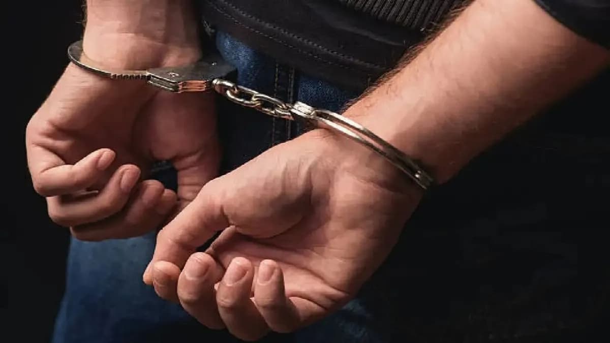 असम की ID पर साहिबगंज में बनाया जा रहा था आधार कार्ड, पुलिस ने दो लोगों को पकड़ा