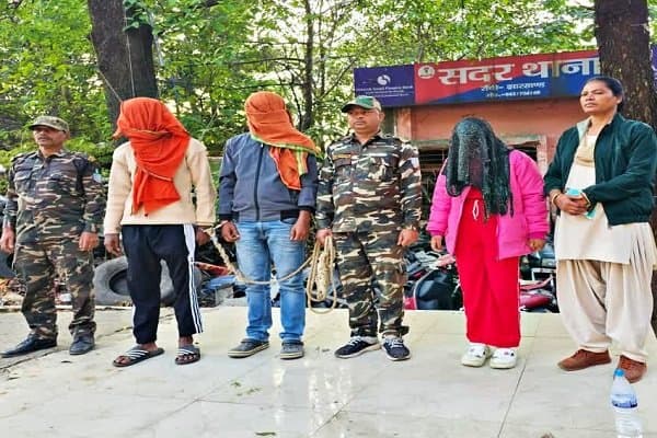 रांची: प्रेमिका की मांग पूरी करने के लिए प्रेमी ने चुराए लाखों के आभूषण, 3 गिरफ्तार
