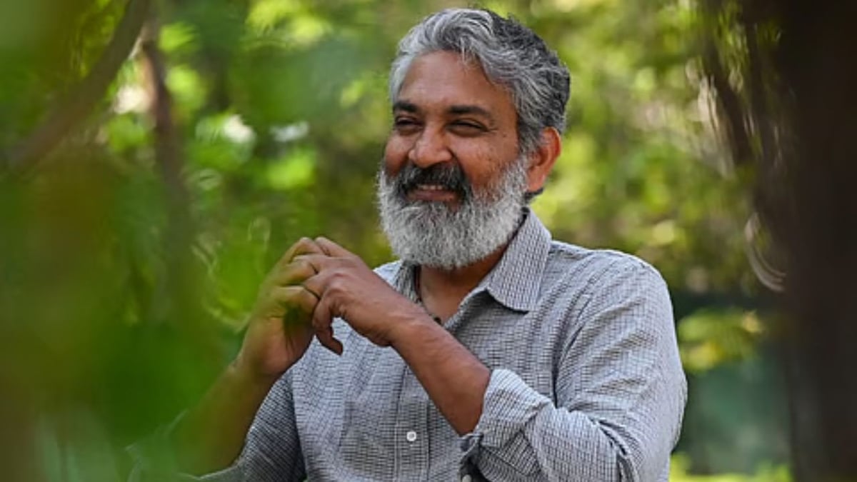 'मैं ईश्वर में विश्वास नहीं करता', दिग्गज निर्देशक राजामौली के बयान पर मचा बवाल, ‘वाराणसी’ की रिलीज से पहले सोशल मीडिया पर जंग | SS Rajamouli Varanasi launch atheist remark controversy social media reactions Hindu mythology