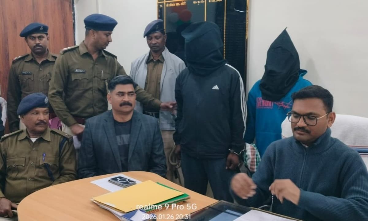 सिमडेगा के टी.टांगर में दो युवकों की हत्या, पूर्व दुश्मनी में शव जंगल में मिले; दो आरोपी गिरफ्तार, अन्य की खोज जारी।