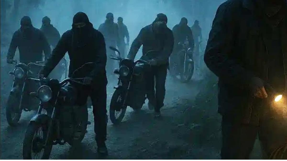 धनबाद में कोयला तस्करों द्वारा CISF जवानों पर हमला, दो घायल