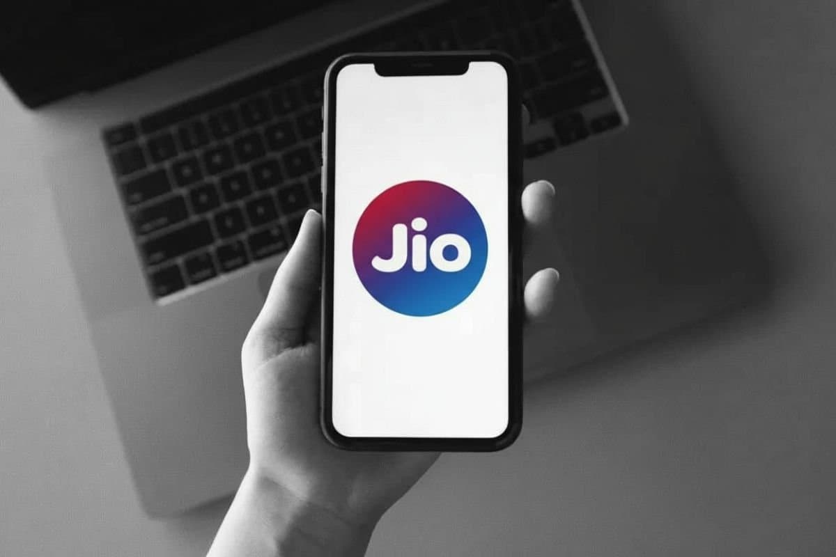 एंटरटेनमेंट प्रेमियों के लिए Jio के तीन विशेष प्लान्स, OTT ऐप्स की भरपूर सुविधा, कीमत जानें।