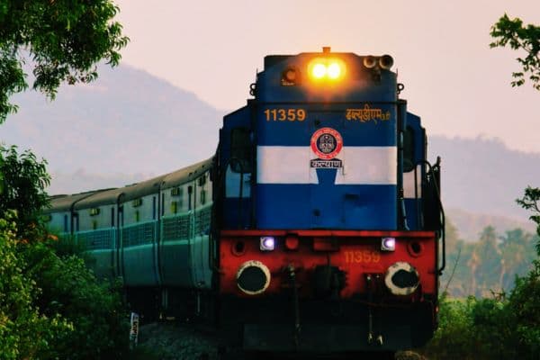 ट्रेन