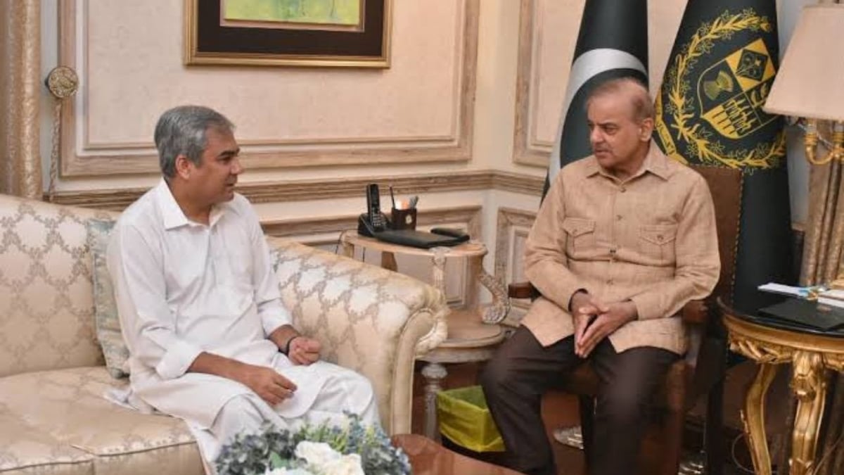 24 घंटे में भारत-पाक मैच पर आएगा अपडेट, PCB को 'कंगाल' शहबाज सरकार दिवालिया होने से बचाएगी? | PCB May Reconsider India Match Decision T20 World Cup stance in 24 hours Final Call Depends on Pakistan PM Shehbaz Sharif