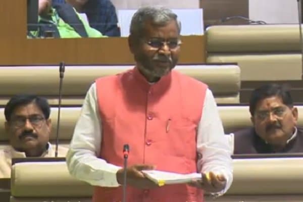 आदिवासी भूमि की रक्षा के लिए असामाजिक तत्व बनने को तैयार : बाबूलाल मरांडी