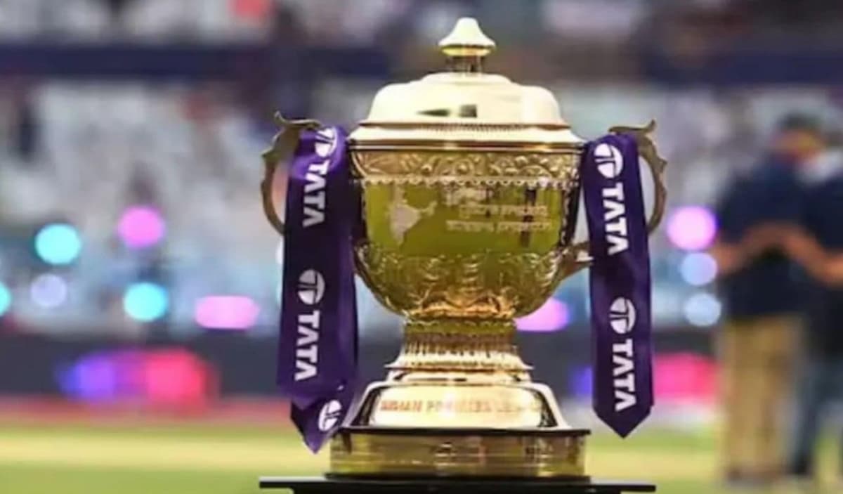 डिफेंडिंग चैंपियन RCB और SRH का सामना 28 मार्च को चिन्नास्वामी में! MI-CSK की जोरदार एंट्री भी।