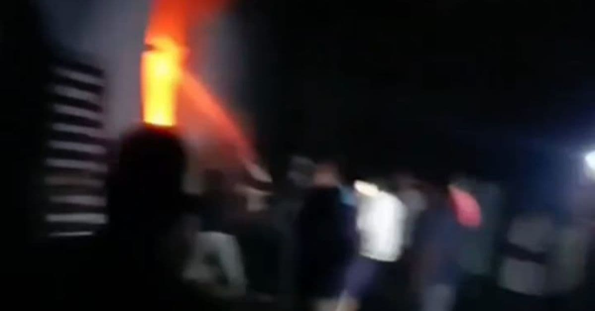 Palamu Fire Incident : रेड़मा में लगी भीषण आग, गोदाम में रखे बिजली के सामान खाक