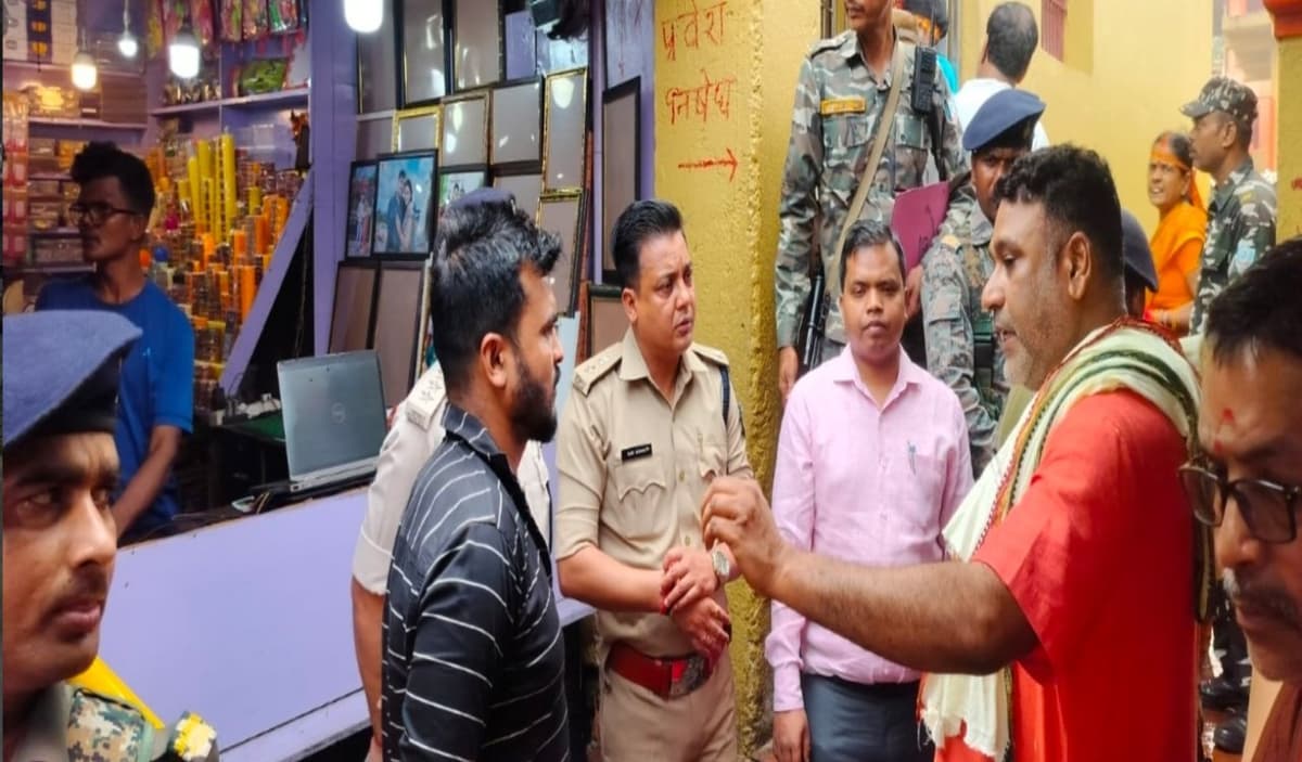 पुलिस ने वीडियो वायरल होने पर 5 कर्मियों को किया निलंबित, SP ने किया त्वरित कदम