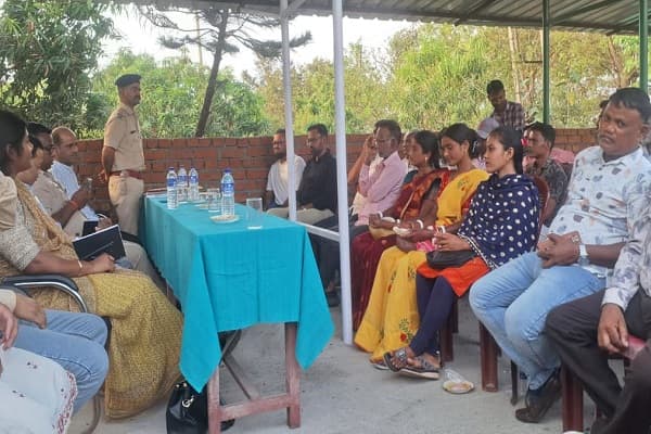 East Singhbhum : कोवाली थाना परिसर में शांति समिति की बैठक, भाईचारे के साथ मनाएंगे रामनवमी और ईद