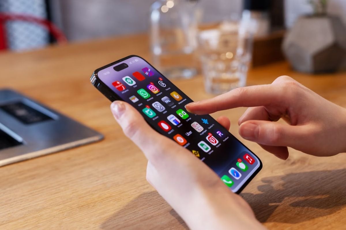 iPhone में बिना किसी ऐप डाउनलोड किए कर सकते हैं फ्लाइट ट्रैक, जानें कैसे