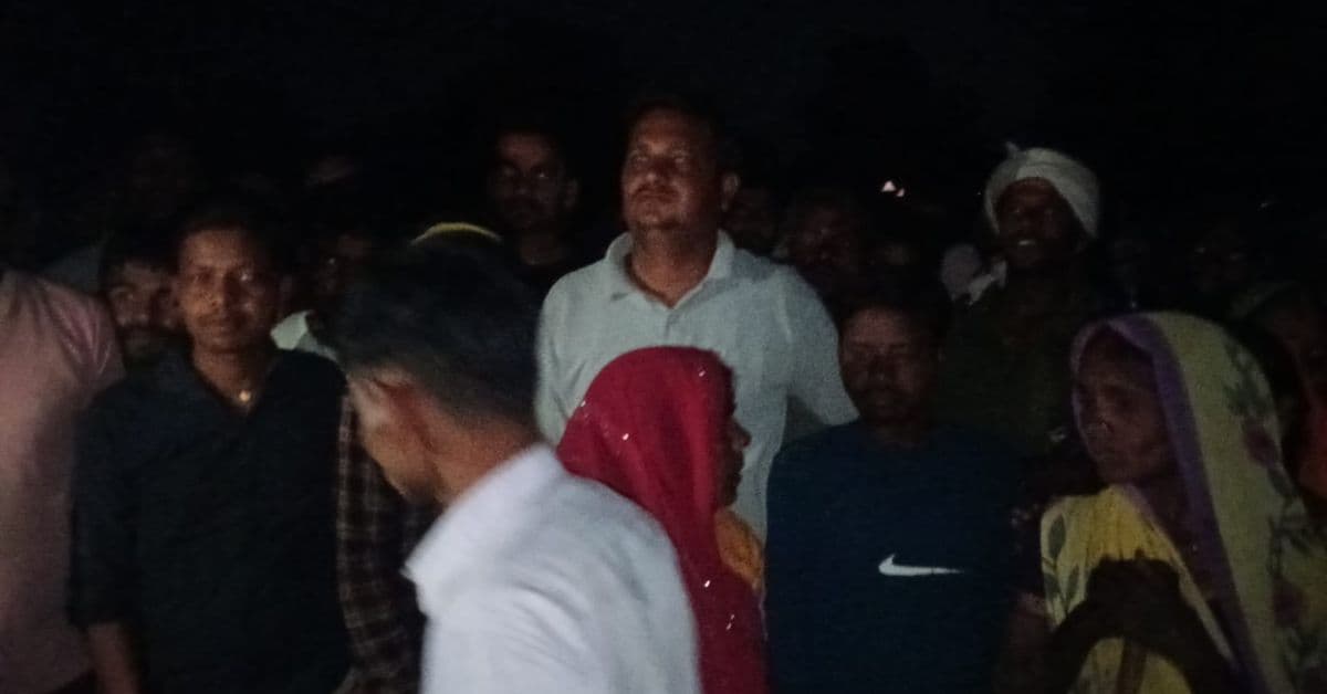 Garhwa Road Accident : बालू लदे ट्रैक्टर ने बाइक सवार को रौंदा, एक की मौत, एक गंभीर