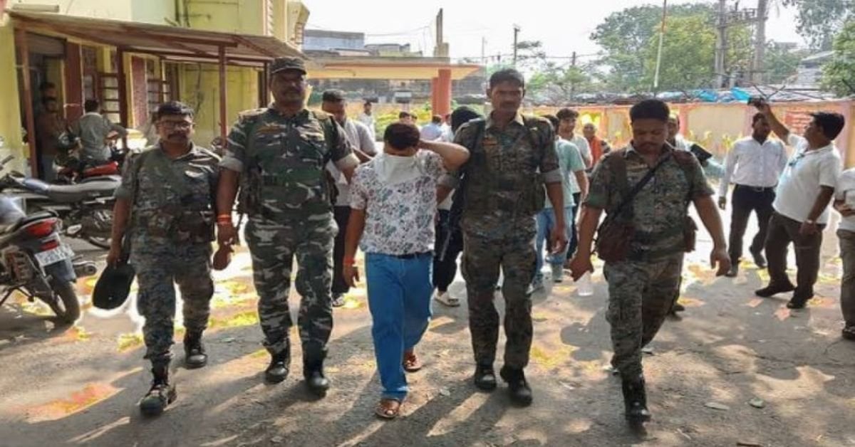 Koderma Corruption News : ACB ने कोडरमा में बिजली विभाग के लाइनमैन को ₹5000 रिश्वत लेते रंगे हाथ किया गिरफ्तार