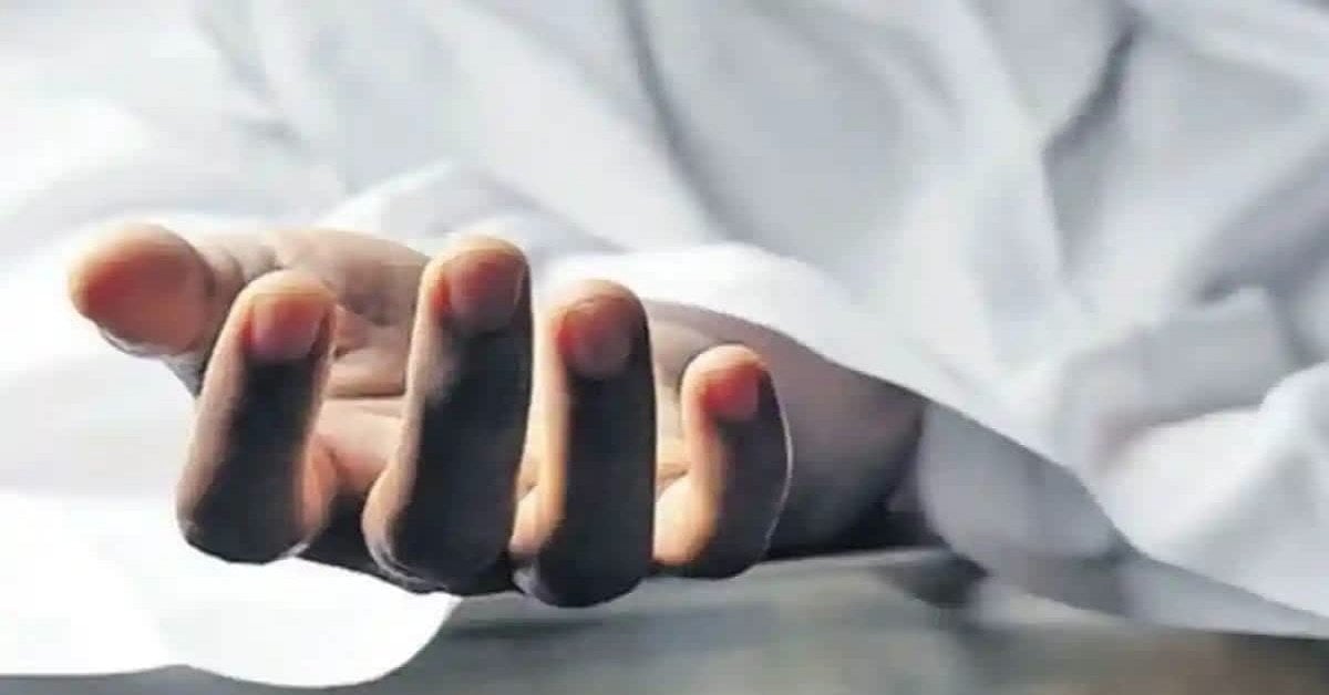 Khunti News : पेड़ पर लटकता मिला युवक का शव, पिता से विवाद के बाद घर से निकला था