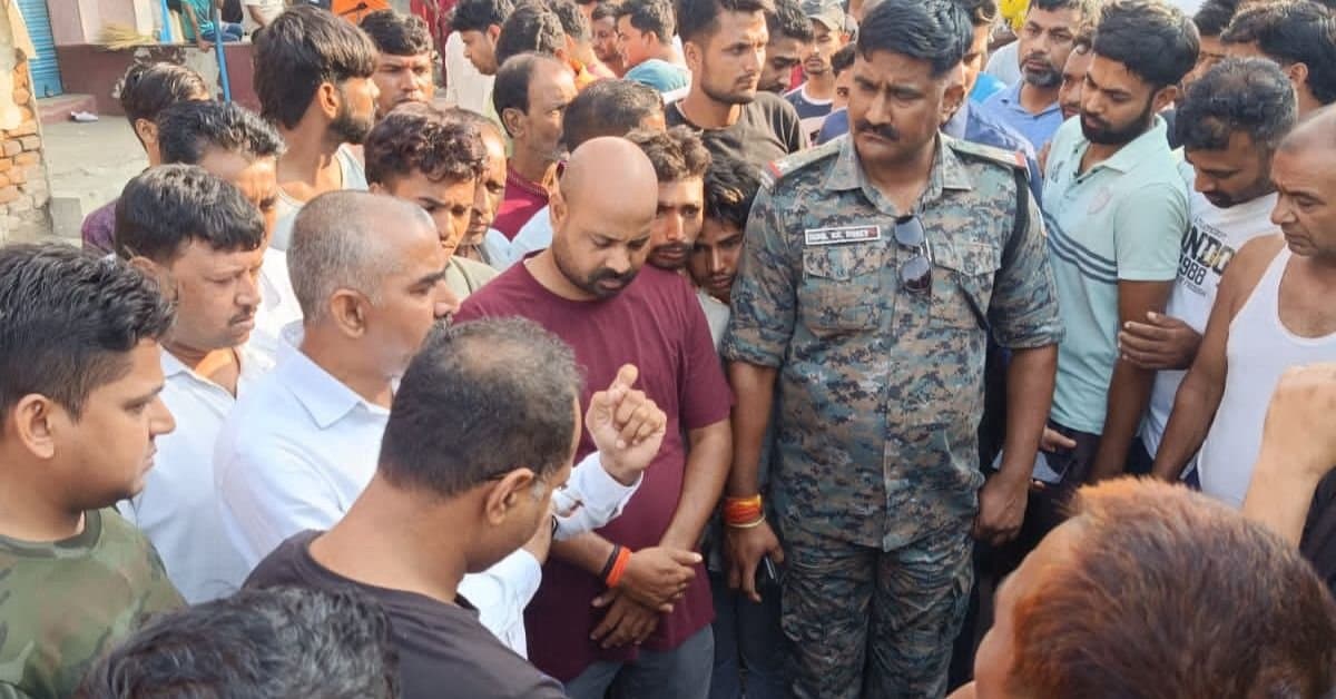 छात्रा समाचार: कांग्रेस नेता की मां को डंपर ने कुचला, विरोध में सड़क जाम किया गया।