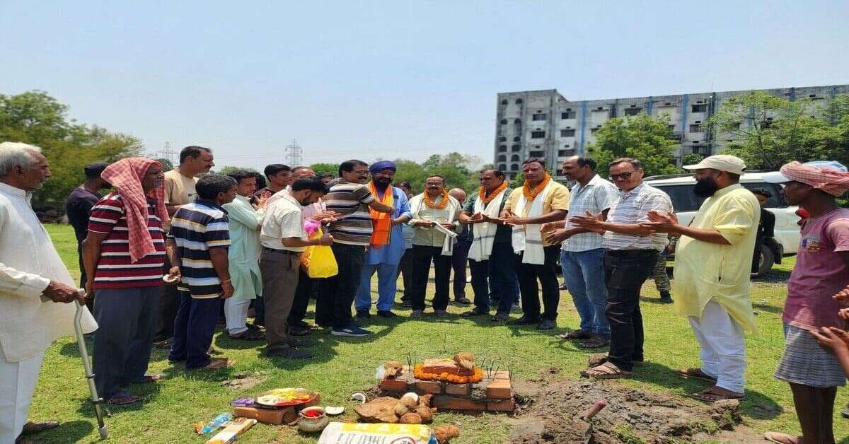 जमशेदपुर: ब्राह्मण समाज को सामुदायिक भवन का मिला तोहफा, भूमि पूजन वैदिक मंत्रों के बीच हुआ।