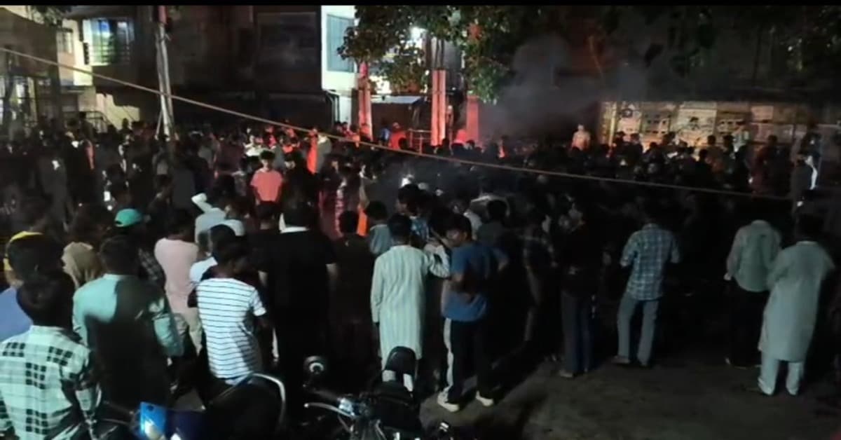 Jamshedpur Murder : भालूबासा हमले में घायल युवक की रिम्स में मौत, चेपापुल में परिजनों का हंगामा, मानगो चौक पर भी बवाल