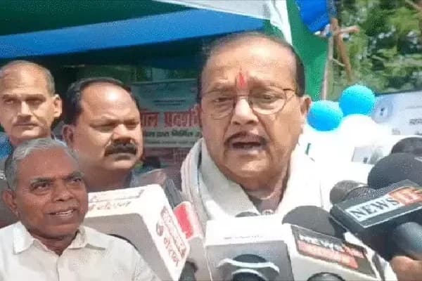 झारखंड कांग्रेस संगठन में खींचतान, नई कमेटी पर उठे सवाल