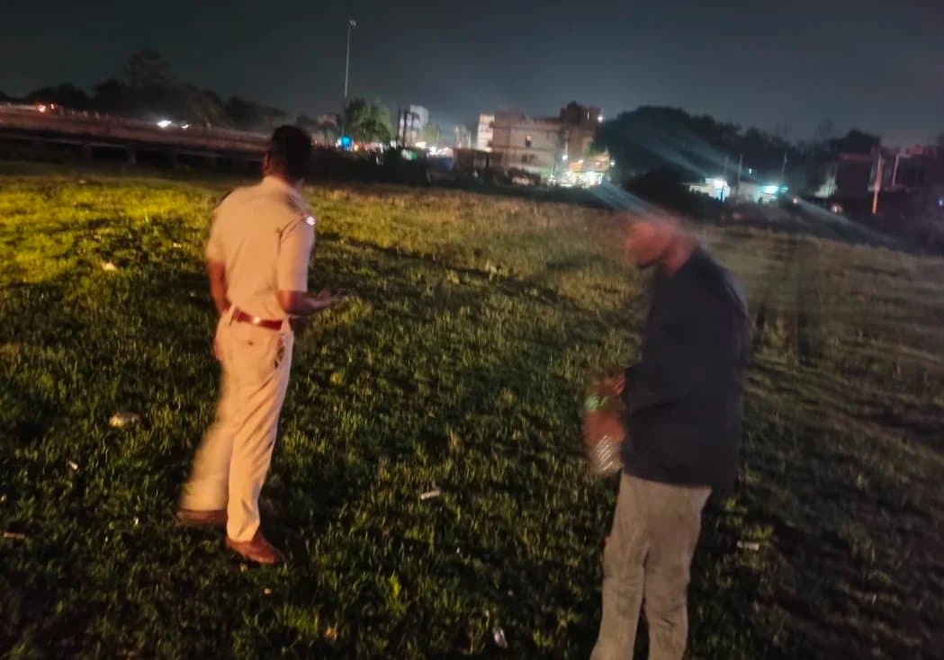 रांची पुलिस ने शराबियों और जुआरियों के खिलाफ छापेमारी की।
