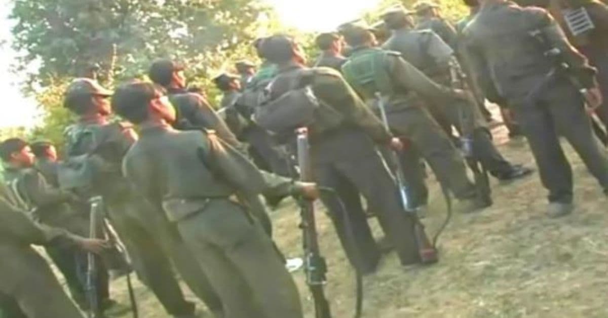 Saranda Naxal Surrender LIVE : सारंडा में सुरक्षाबलों को बड़ी कामयाबी : 27 इनामी नक्सली आज करेंगे सरेंडर, कई हथियार भी सौंपेंगे