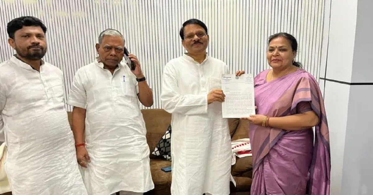 JTET में क्षेत्रीय और जनजातीय भाषाओं को लेकर राजनीति गरमाई, मंत्री दीपिका पांडेय ने दिया सुझाव पत्र।