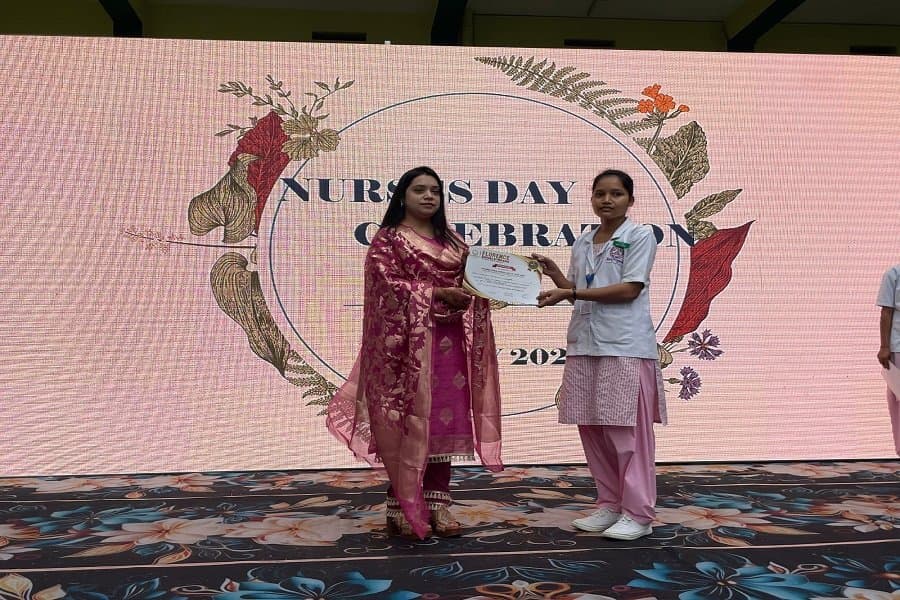 फ्लोरेंस कॉलेज ऑफ नर्सिंग में नर्सेज डे समारोह, छात्रों ने प्रस्तुत किए सांस्कृतिक कार्यक्रम