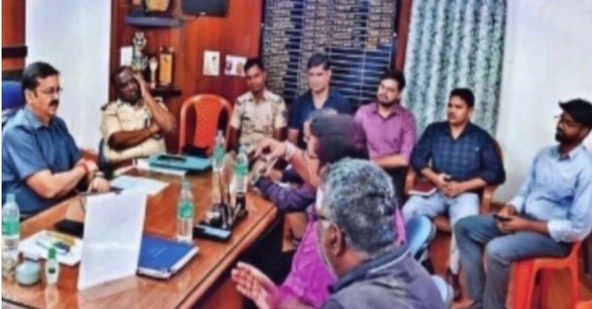 Deoghar News: श्रावणी मेला की तैयारियां तेज, बस ऑनर्स एसोसिएशन के साथ डीटीओ ने ट्रैफिक व्यवस्था के लिए किया मंथन