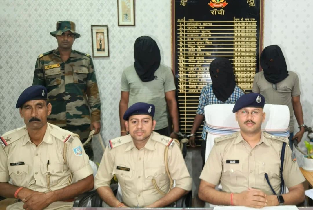 बंद घर में हुई लाखों की चोरी का खुलासा, झारखंड से बंगाल तक फैले गिरोह के 6 आरोपी गिरफ्त में