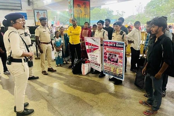 यात्री सुरक्षा के लिए आरपीएफ की सतर्कता, ट्रेनों और स्टेशनों पर विशेष अभियान चलाया गया।