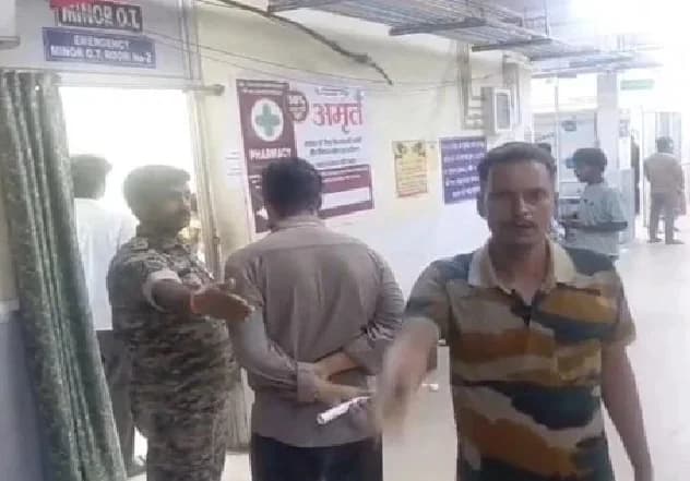 बीच-बचाव करने पहुंचे युवक पर जानलेवा हमला, चाकूबाजी से मची सनसनी