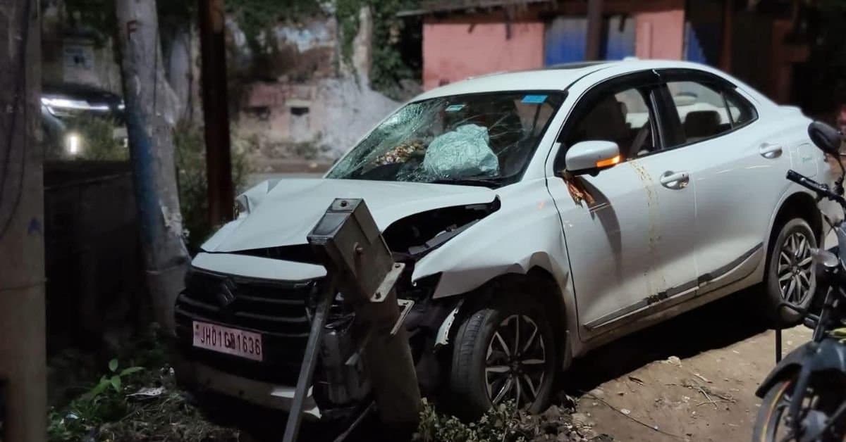 हजारीबाग सड़क दुर्घटना: बेकाबू कार की टक्कर से छह लोग घायल, मची अफरा-तफरी।