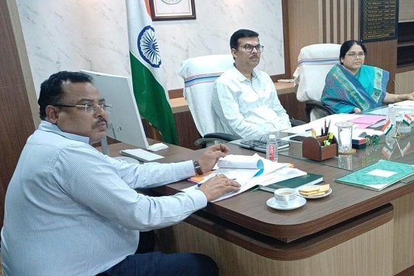 Adityapur : विस्थापितों की समस्याओं के समाधान को लेकर सुवर्णरेखा परियोजना कार्यालय में हुई उच्चस्तरीय बैठक, पुनर्वास पूरा होने तक चांडिल डैम का जलस्तर 180 मीटर रखने की मांग